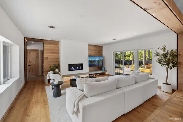 $1,598,000 | 1926 Celio Lane, South Lake Tahoe, CA 96150
