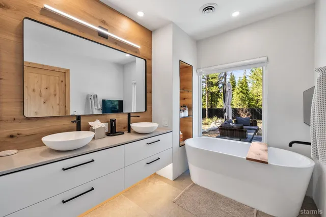 $1,598,000 | 1926 Celio Lane, South Lake Tahoe, CA 96150