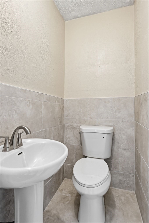 52 Lebanon Street Springfield, MA 01109 - Photo 12 of 42