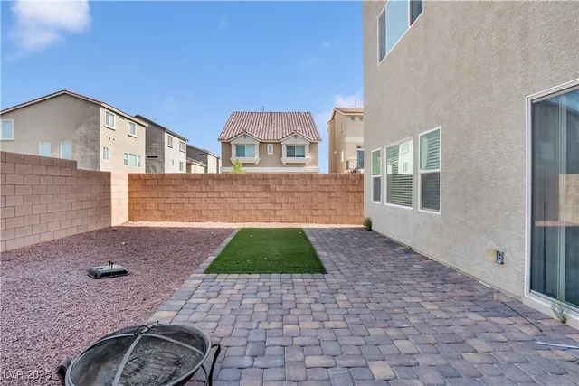 $2,950 | 10073 Icicle Ridge, Las Vegas, NV 89141