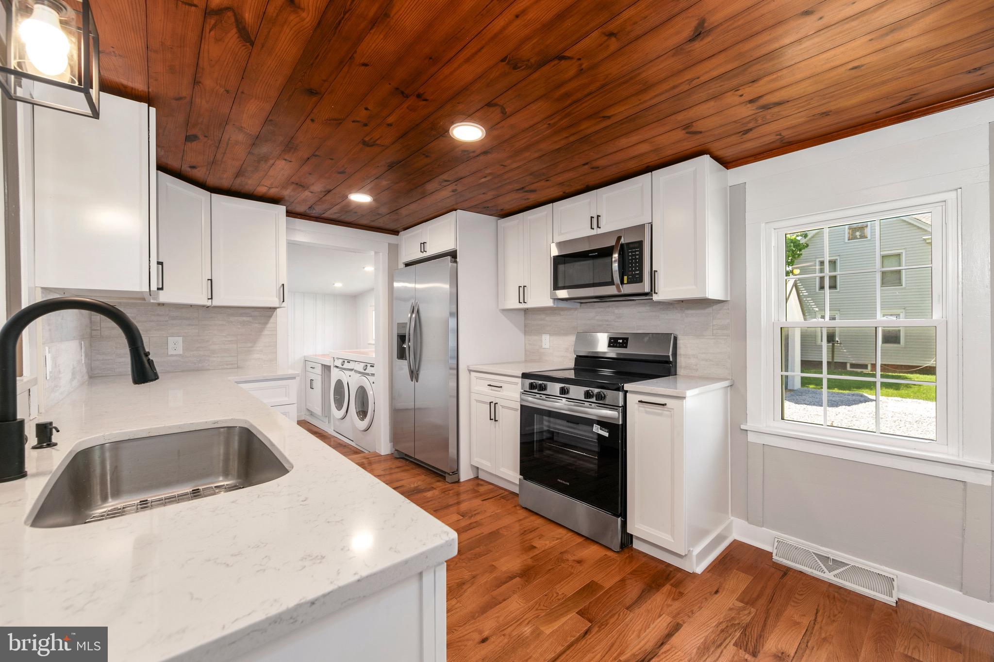 39 Main Street Pilesgrove, NJ 08098 - Photo 22 of 44