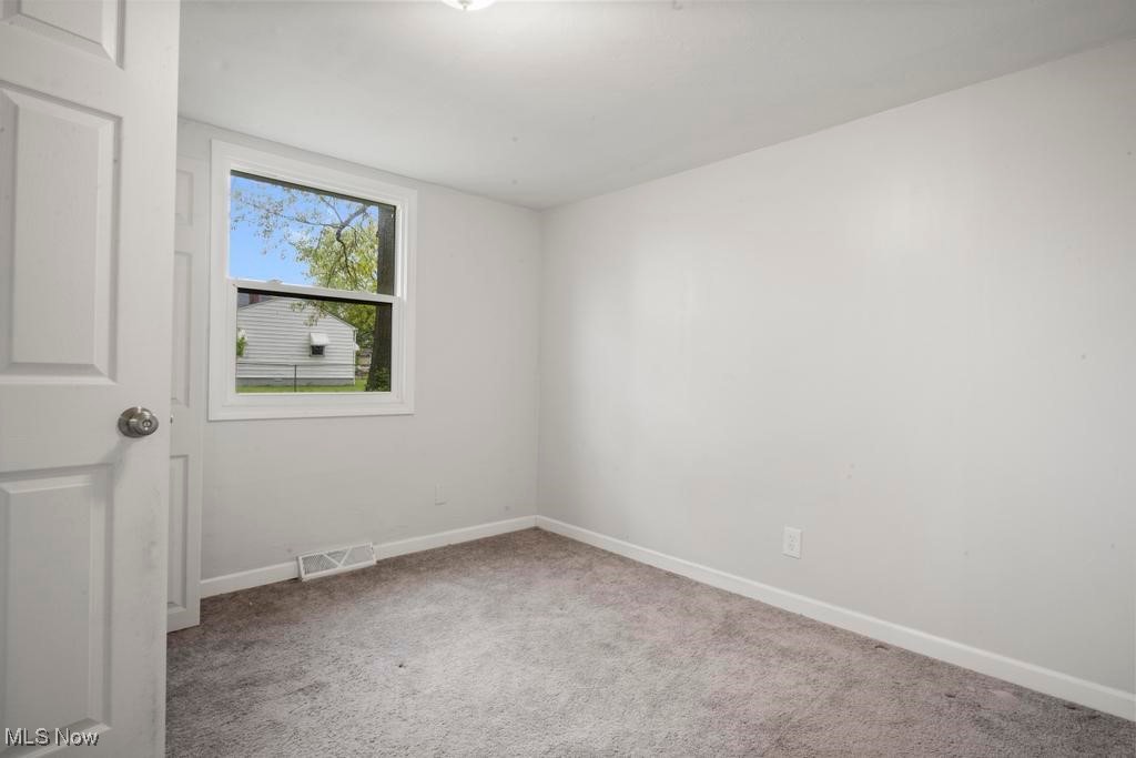5331 Ridgewood Street Lorain, OH 44055 - Photo 11 of 27 Gallery Image 11