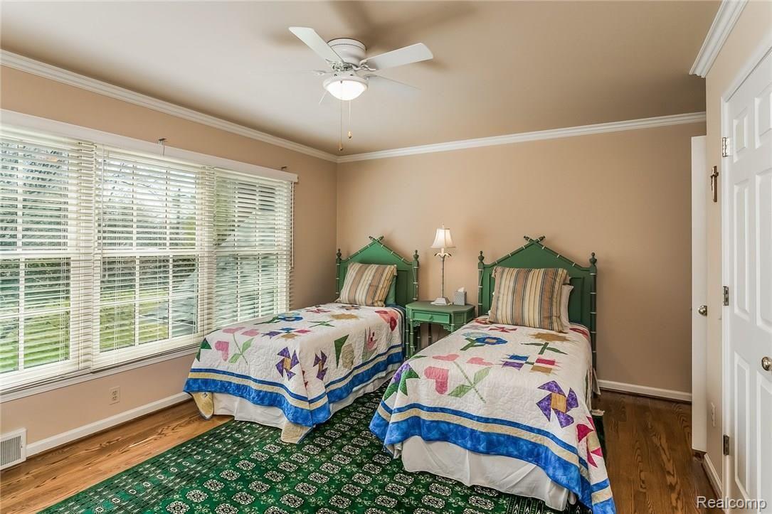 61 Lothrop Road Grosse Pointe, MI 48236 - Photo 38 of 57 032-Bedroom-2618093-medium.jpg