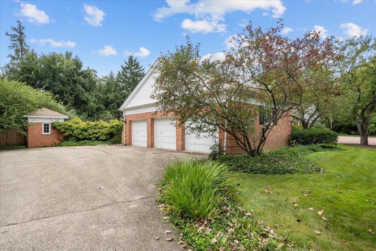 64 Locust Road Winnetka, IL 60093 - Photo 42 of 50 Gallery Image 42
