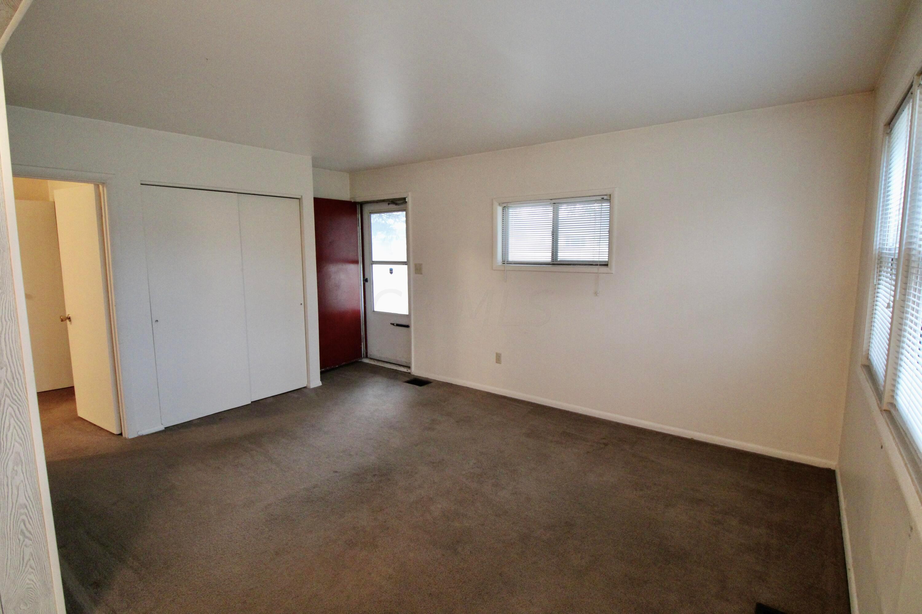3464-3466 Eakin Road Columbus, OH 43204 - Photo 42 of 51 Family Room 1 bedroom unit