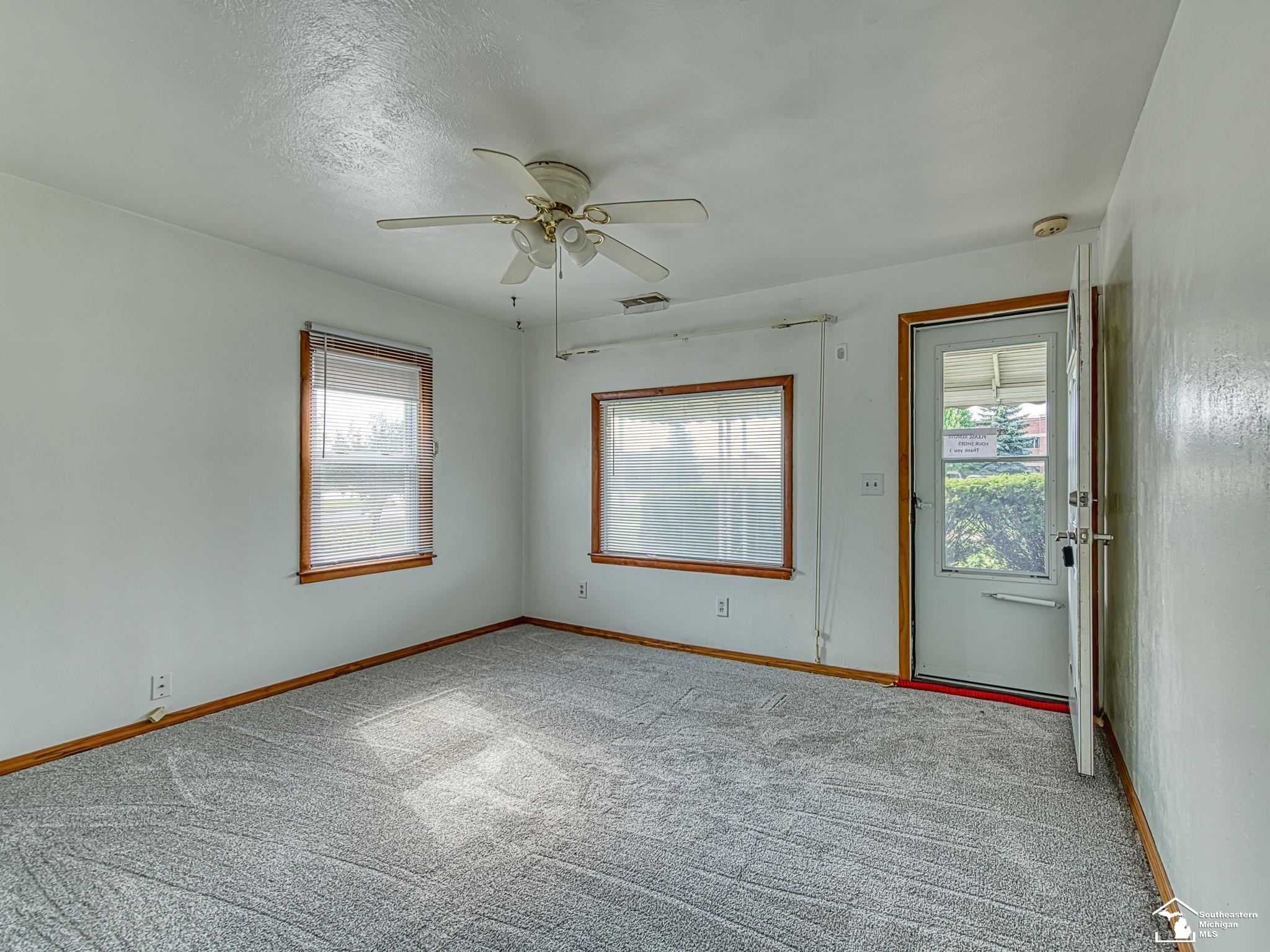 20212 Northline Road Taylor, MI 48180 - Photo 6 of 41 50185138-83b364a2-efce-4efe-9c7a-29ef2fa5cf9d.JPG