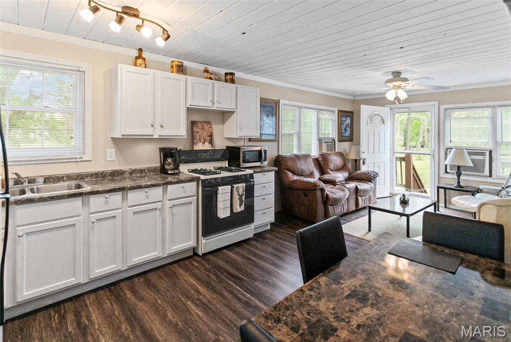 70 Gallinipper Road Hardin, IL 62047 - Photo 4 of 31 Gallery Image 4