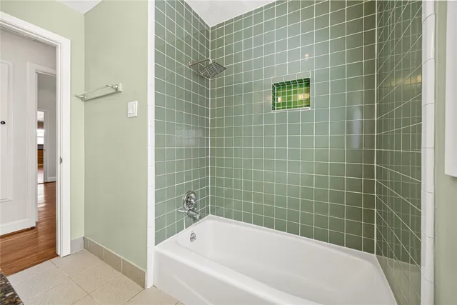 $2,100 | 2018 Woodvine Drive, Houston, TX 77055