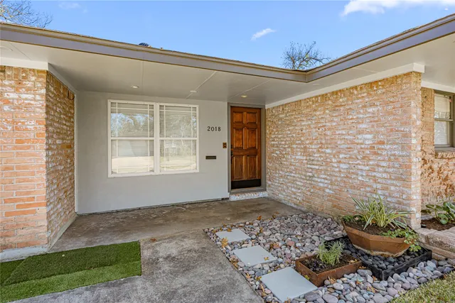 $2,100 | 2018 Woodvine Drive, Houston, TX 77055