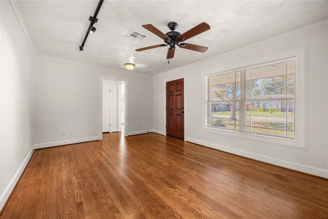 $2,100 | 2018 Woodvine Drive, Houston, TX 77055