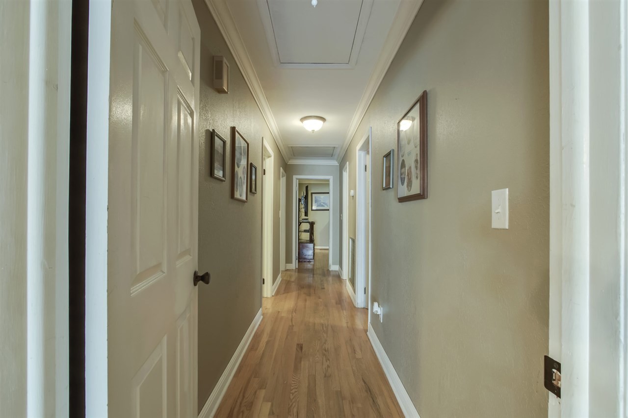 1412 Ridgeway Circle Athens, TN 37303 - Photo 17 of 40 Gallery Image 17