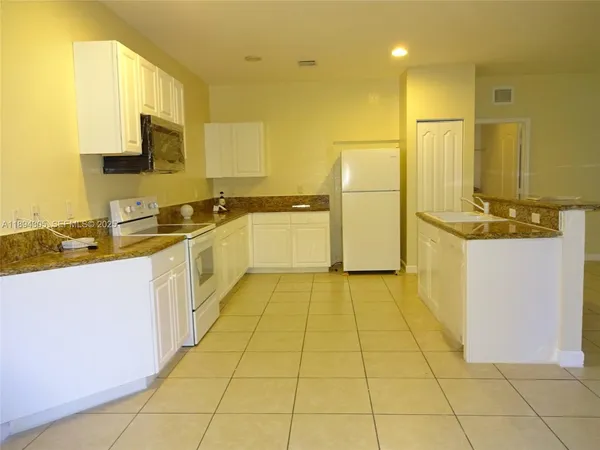 $3,150 | 174 Northeast 32nd Terrace, Unit 174, Homestead, FL 33033