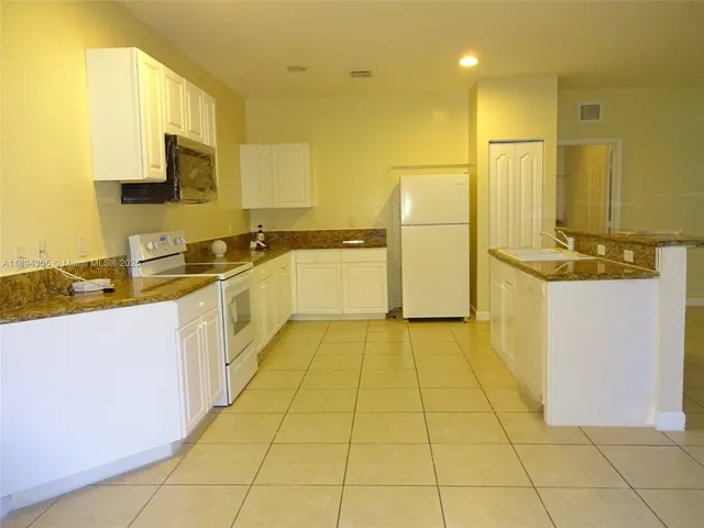 $3,150 | 174 Northeast 32nd Terrace, Unit 174, Homestead, FL 33033