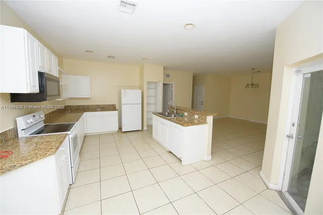 $3,150 | 174 Northeast 32nd Terrace, Unit 174, Homestead, FL 33033