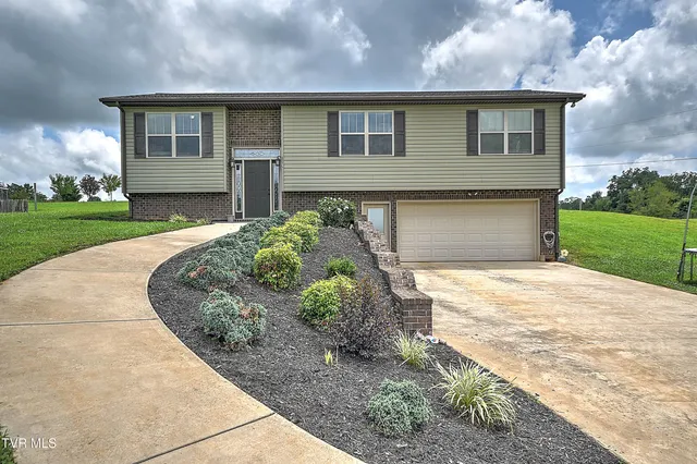 $328,000 | 114 Choctaw Drive, Chuckey, TN 37641
