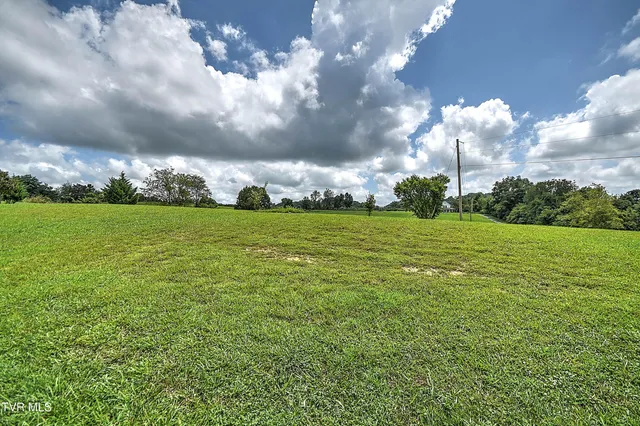 $328,000 | 114 Choctaw Drive, Chuckey, TN 37641