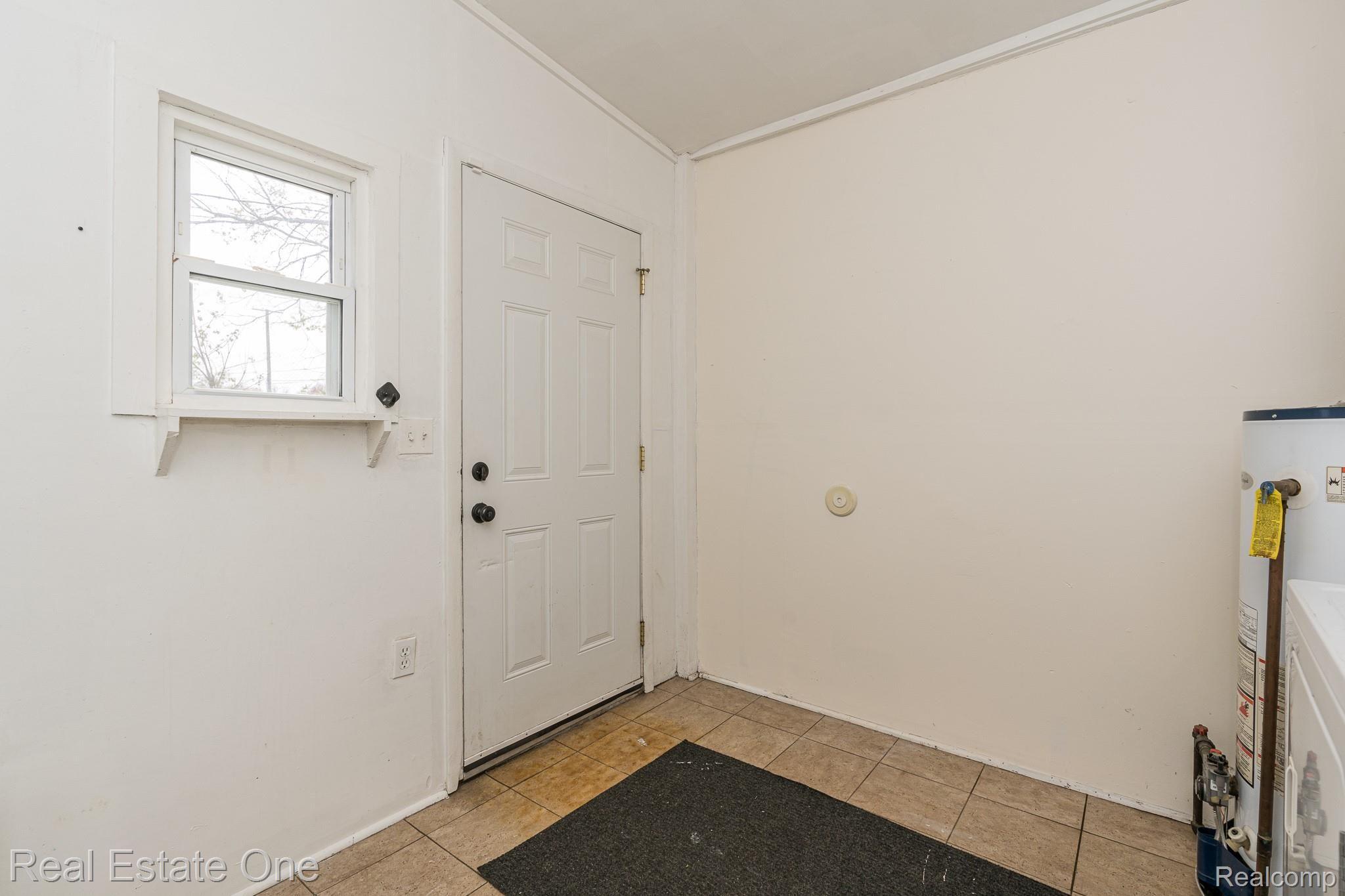 45445 Willis Road Belleville, MI 48111 - Photo 17 of 32 Willis MLS-W017.jpg