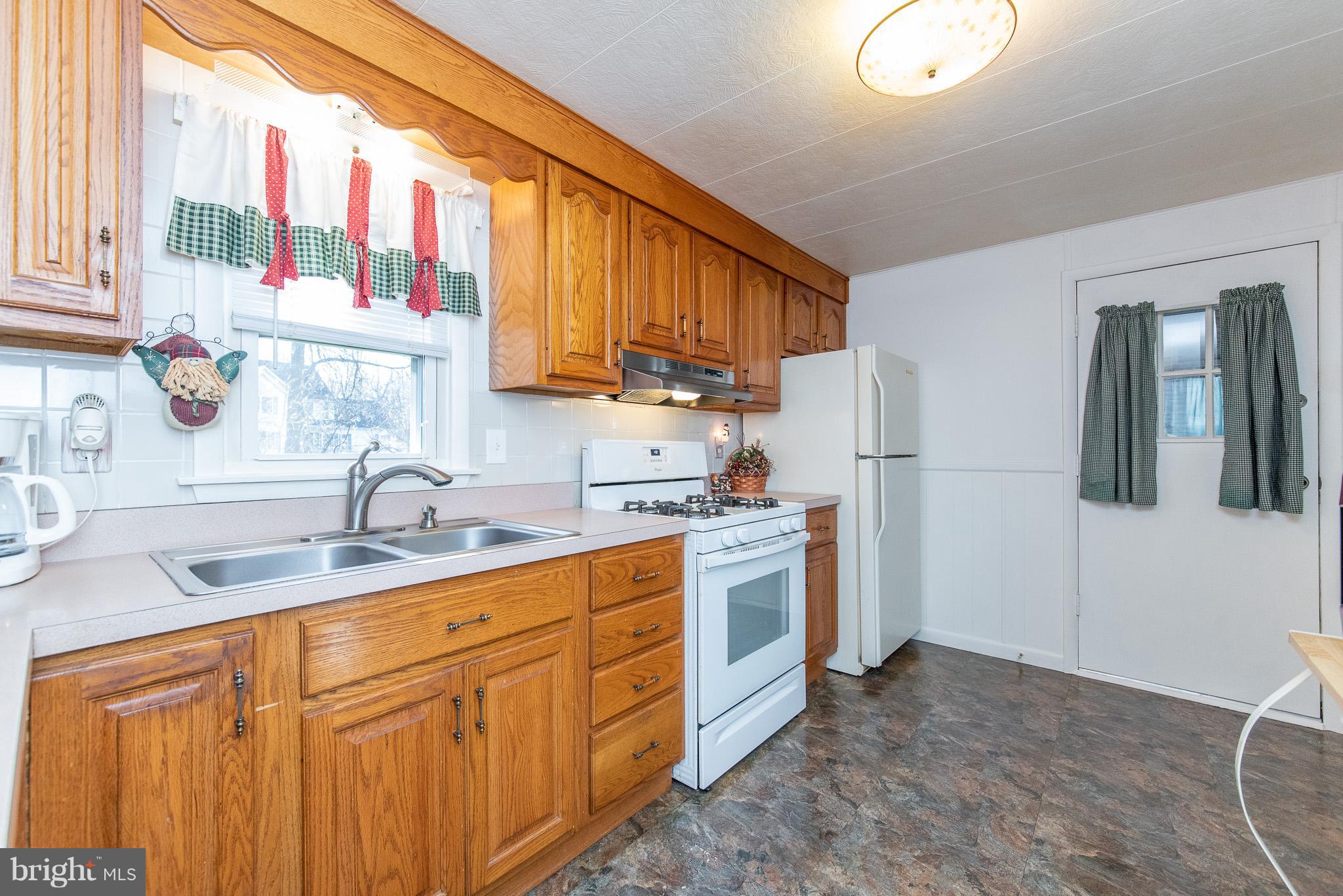 1515 Poole Road Street, MD 21154 - Photo 12 of 32 Kitchen