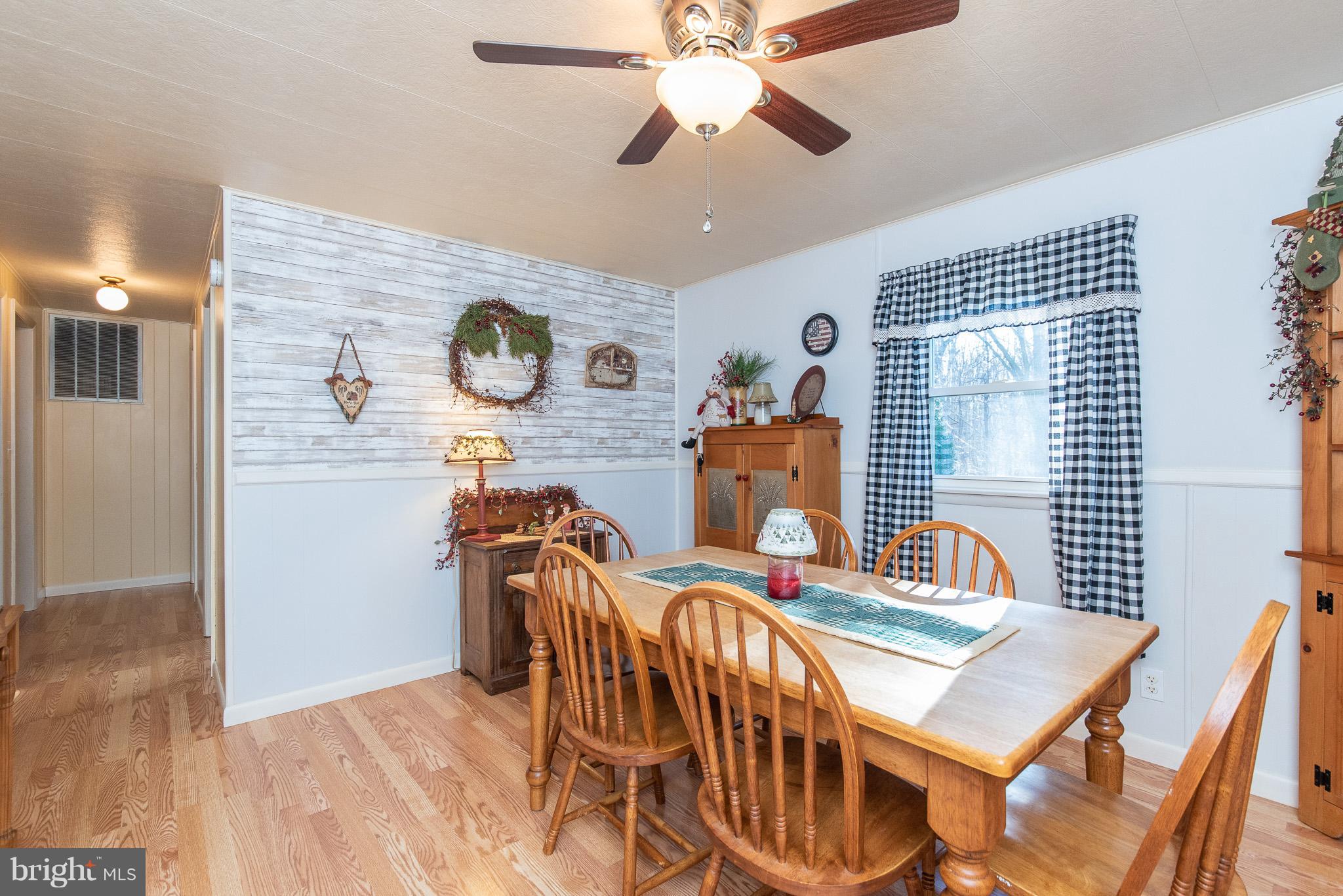 1515 Poole Road Street, MD 21154 - Photo 9 of 32 Dining Room