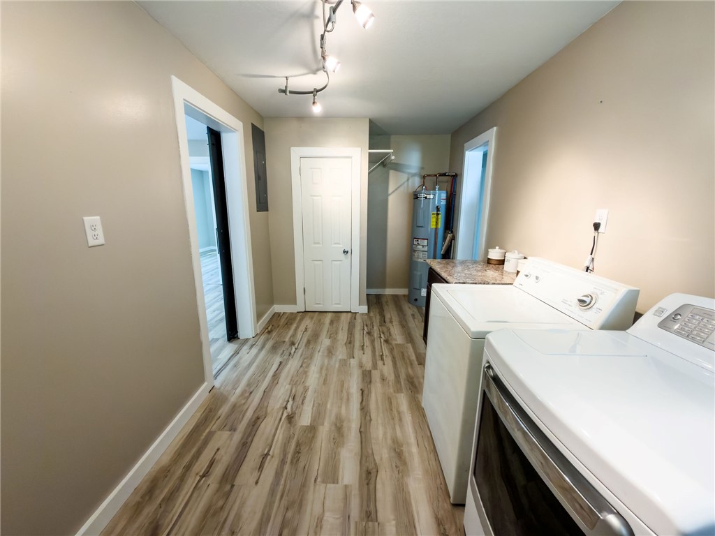 112 Northwest 4th Street Casey, IL 62420 - Photo 11 of 34