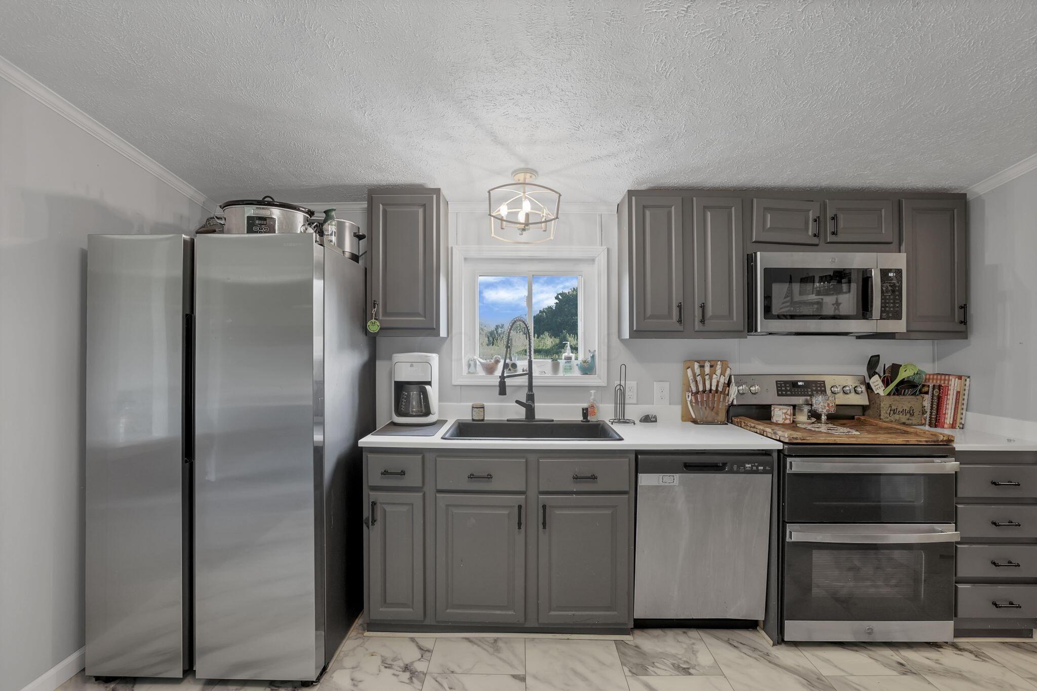 6895 Heigle Road Southwest Amanda, OH 43102 - Photo 21 of 61 Kitchen