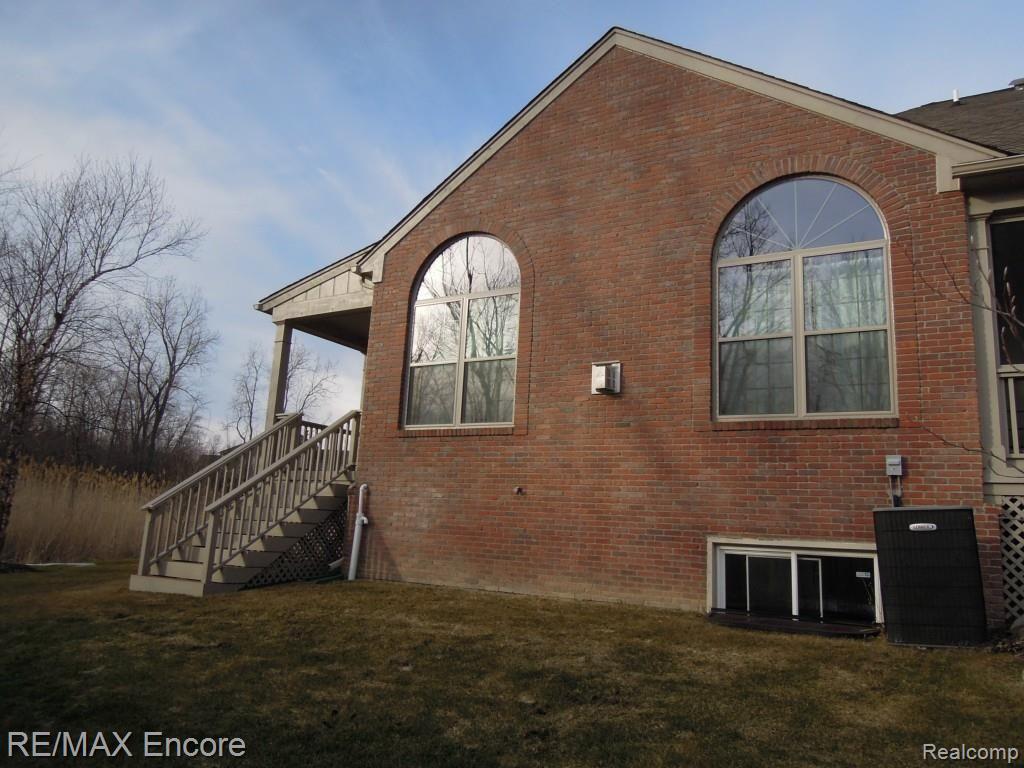 3822 Windingbrook Circle, Unit 8 Rochester Hills, MI 48309 - Photo 7 of 64