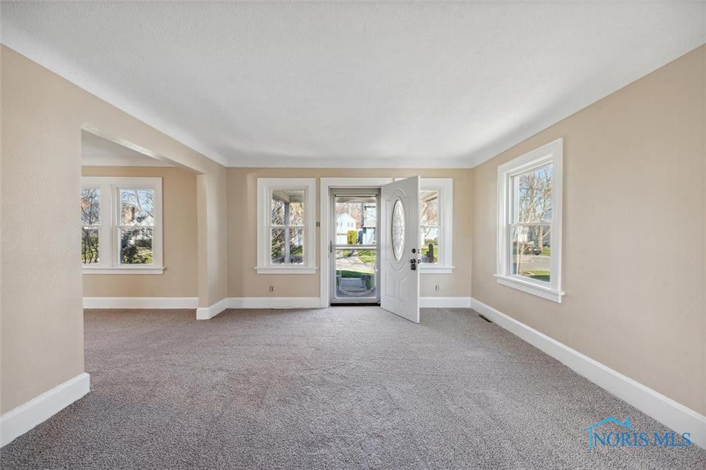 3848 Bellevue Road Toledo, OH 43613 - Photo 6 of 49 Gallery Image 6