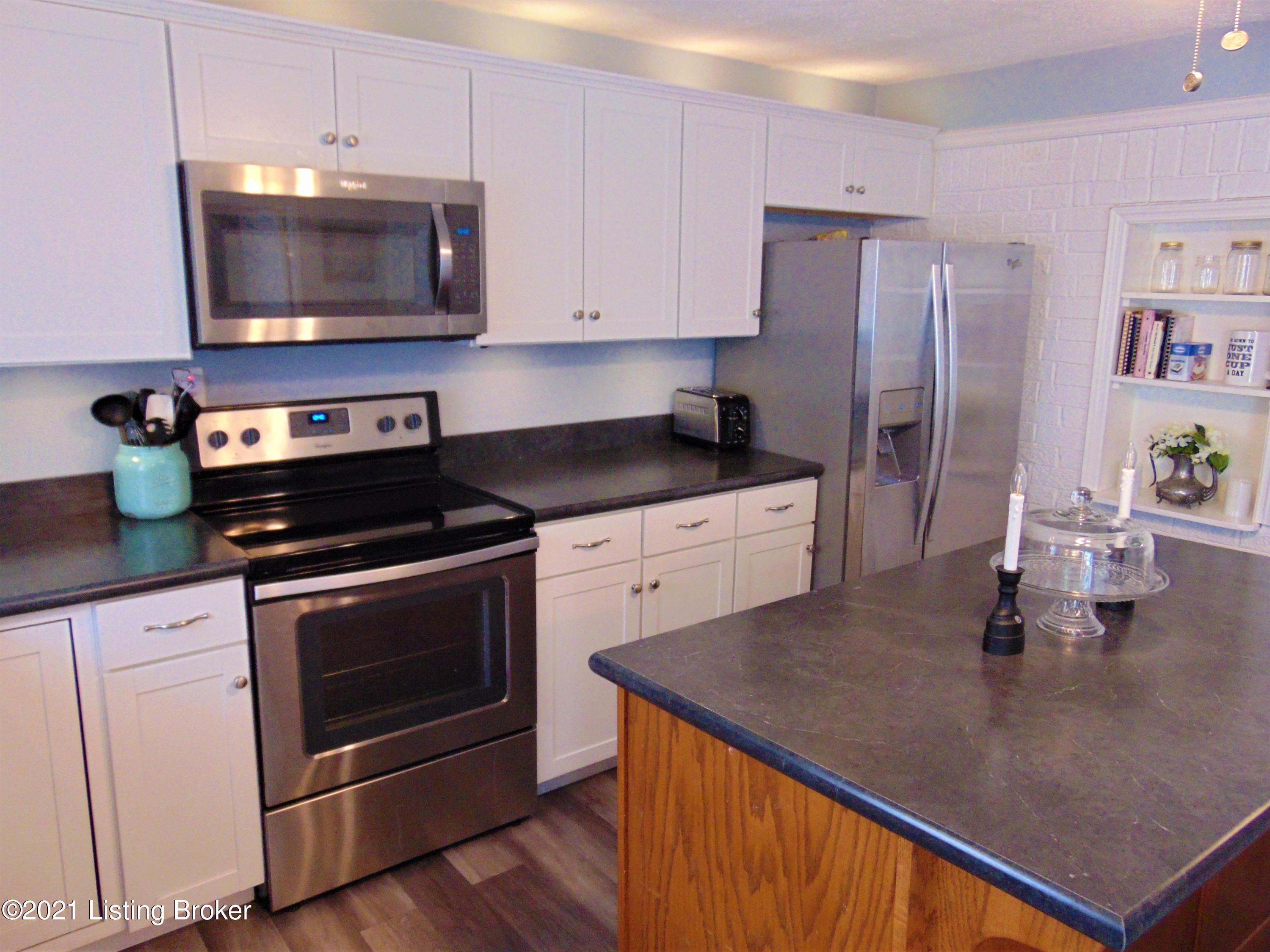 6601 Delton Road Louisville, KY 40258 - Photo 23 of 65 DSC02741