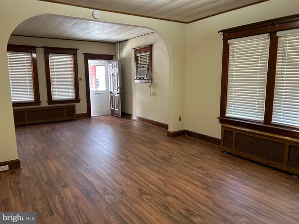 $2,450 | 1049 Genesee Street, Trenton, NJ 08610