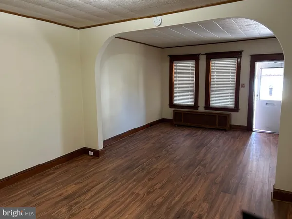 $2,450 | 1049 Genesee Street, Trenton, NJ 08610