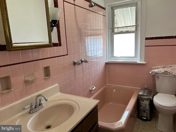 $2,450 | 1049 Genesee Street, Trenton, NJ 08610