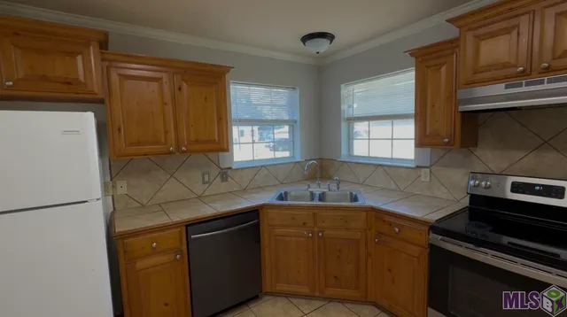 $214,000 | 216 South Marchand Avenue, Gonzales, LA 70737