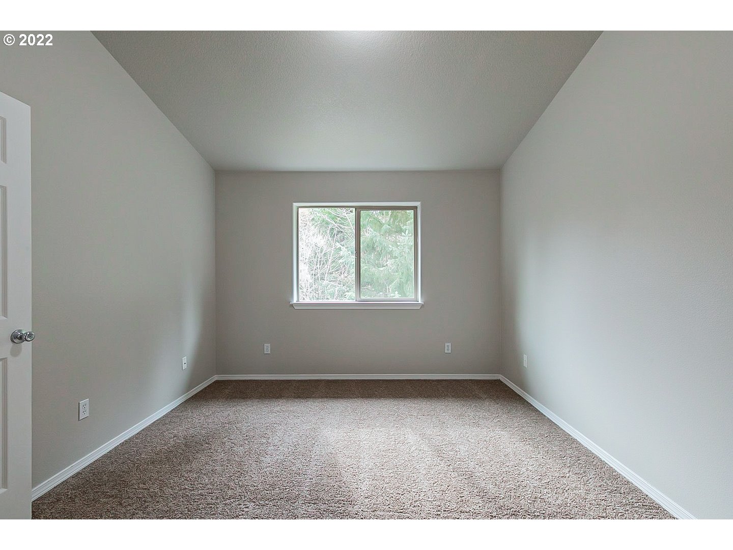 20008 Southwest Jette Lane Beaverton, OR 97003 - Photo 26 of 32 an empty room with windows