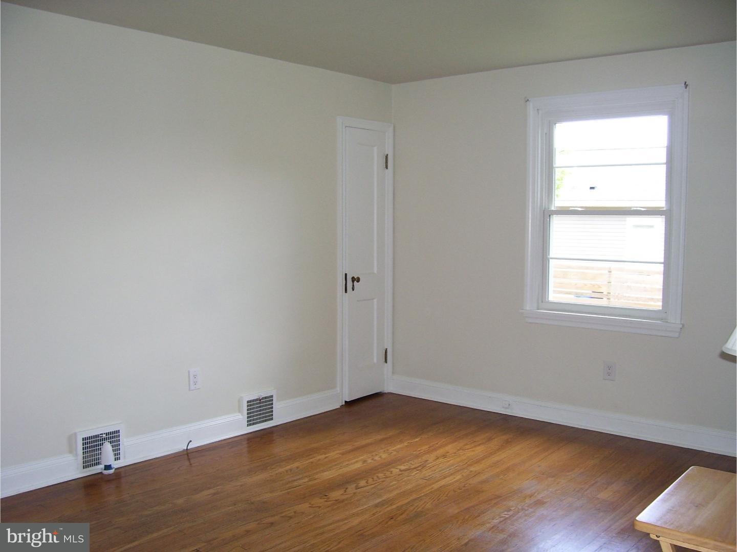 118 Roberts Road Aston, PA 19014 - Photo 7 of 25