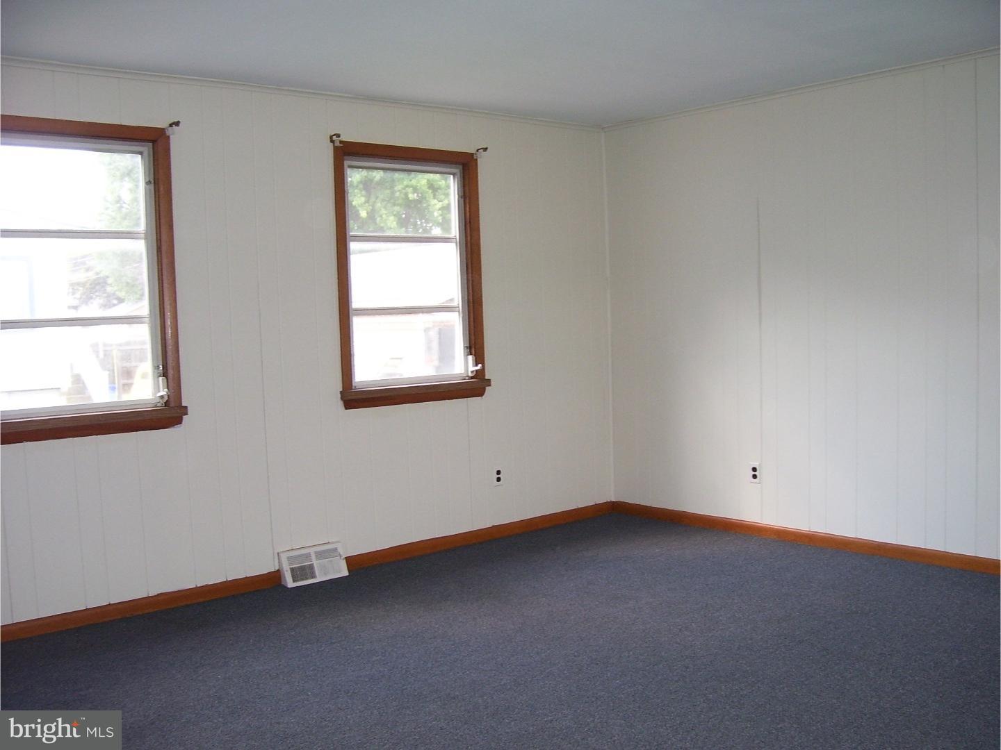 118 Roberts Road Aston, PA 19014 - Photo 8 of 25