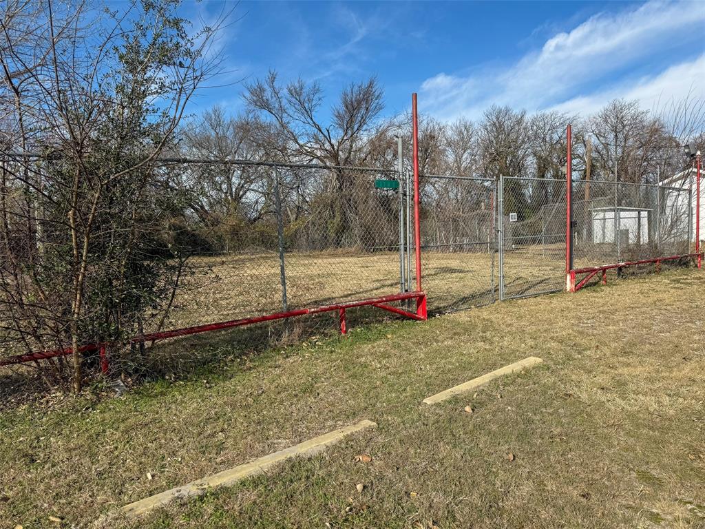 1709 North Main Street Cleburne, TX 76033 - Photo 4 of 14 a view of a park