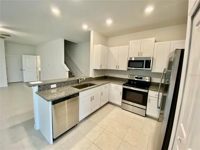 $1,800 | 10373 Lavender Aster Trail, San Antonio, FL 33576