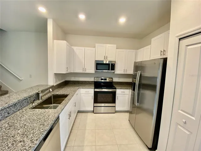 $1,800 | 10373 Lavender Aster Trail, San Antonio, FL 33576