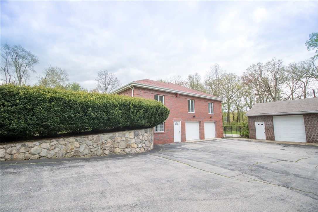 477 Angell Road Lincoln, RI 02865 - Photo 4 of 39 Gallery Image 4