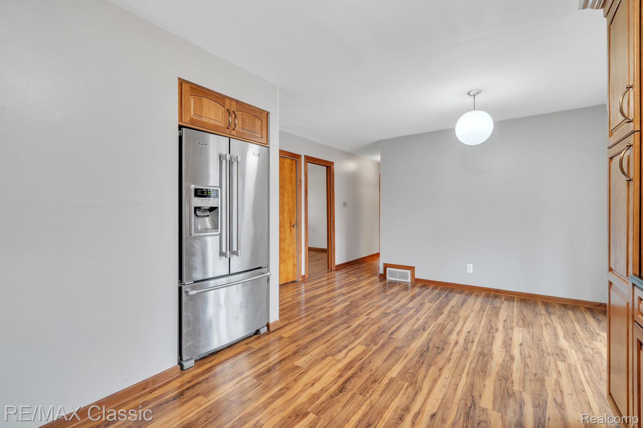 4390 Highfield Road Waterford, MI 48329 - Photo 15 of 38 Gallery Image 15