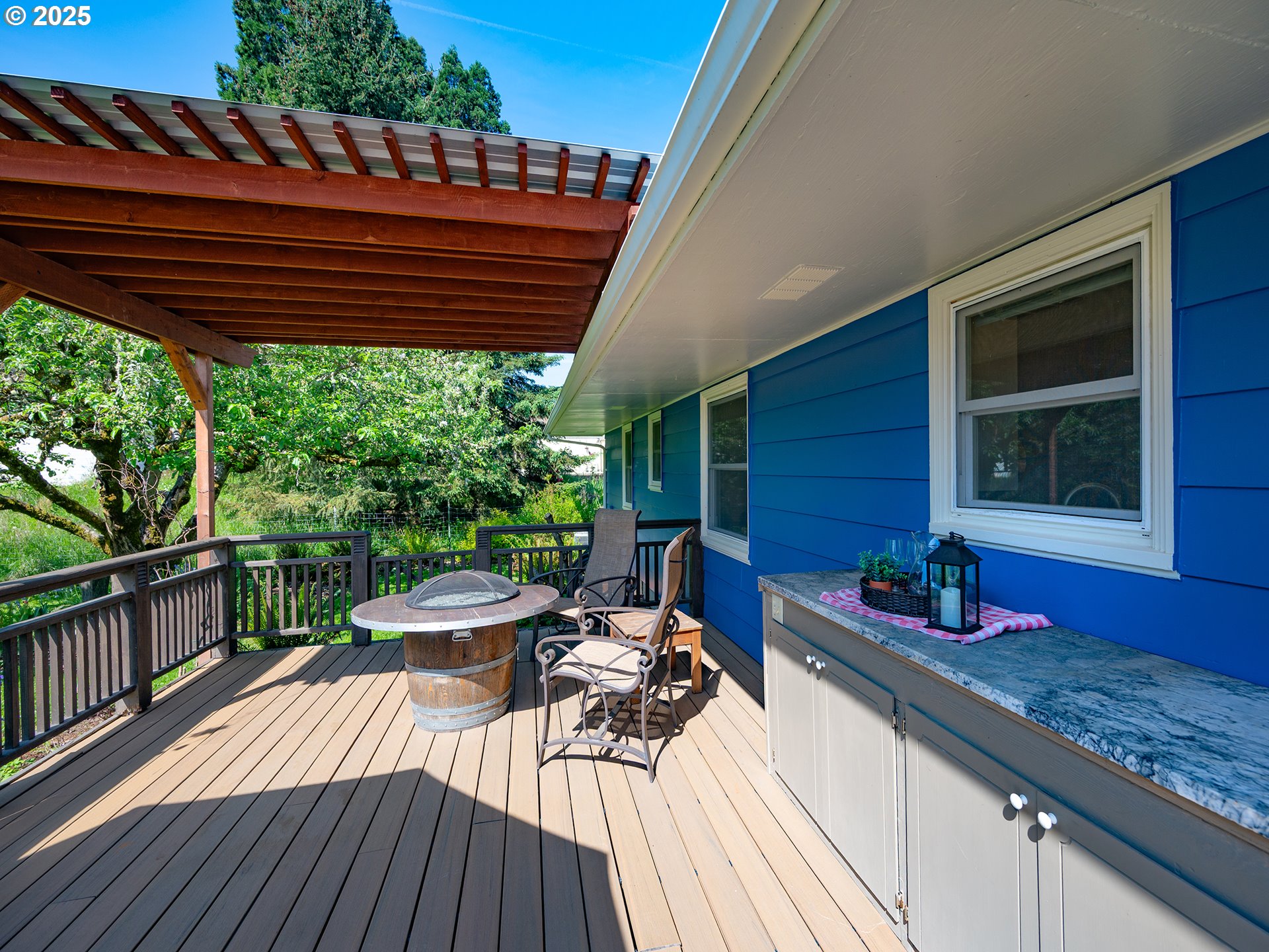 464 Spring Creek Drive Eugene, OR 97404 - Photo 18 of 45 a view of a two chairs in patio of the house