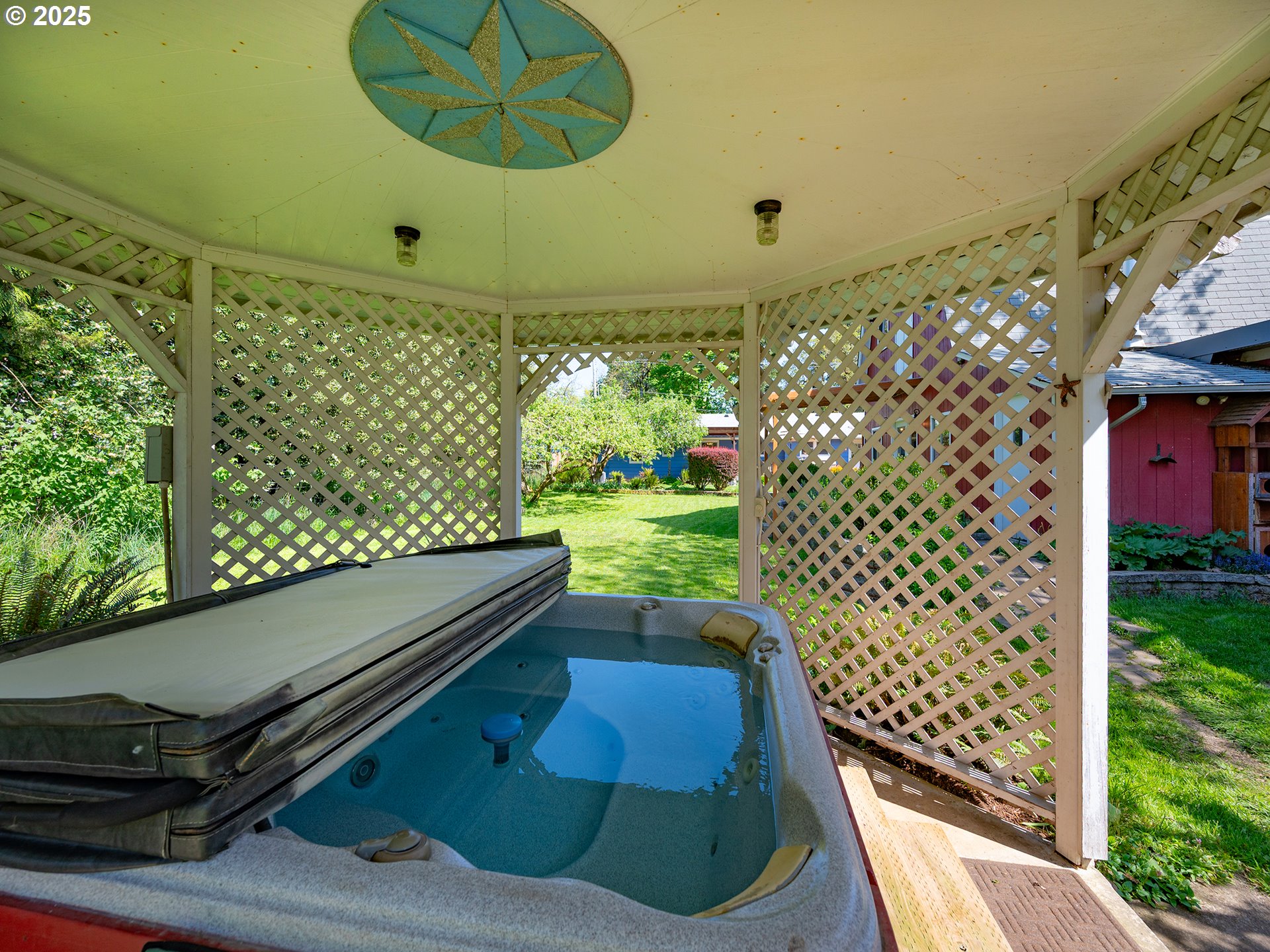 464 Spring Creek Drive Eugene, OR 97404 - Photo 36 of 45 a view of a two chairs in the patio