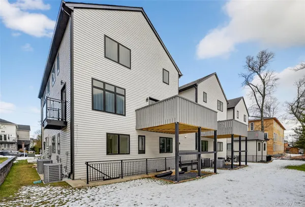 $1,699,000 | 27 Ellish Parkway, Unit 202, Spring Valley, NY 10977