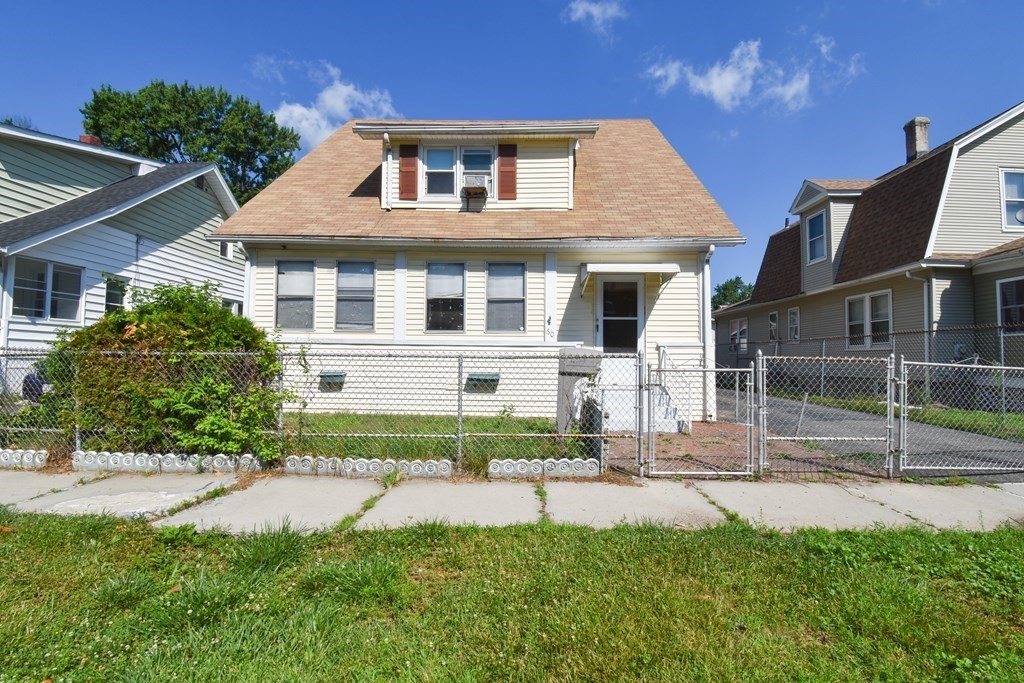 60 Littleton Street Springfield, MA 01104 - Photo 1 of 11