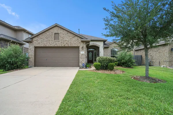 $2,275 | 2449 Pamplona Lane, League City, TX 77573