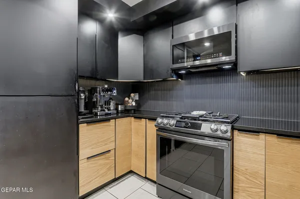 $220,000 | 350 Thunderbird Drive, Unit 17, El Paso, TX 79912