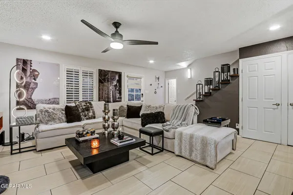 $220,000 | 350 Thunderbird Drive, Unit 17, El Paso, TX 79912