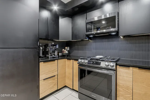 $230,000 | 350 Thunderbird Drive, Unit 17, El Paso, TX 79912