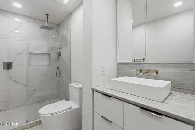 $230,000 | 350 Thunderbird Drive, Unit 17, El Paso, TX 79912