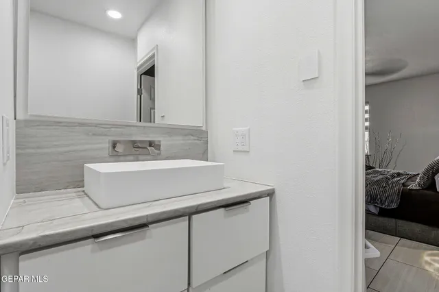 $230,000 | 350 Thunderbird Drive, Unit 17, El Paso, TX 79912